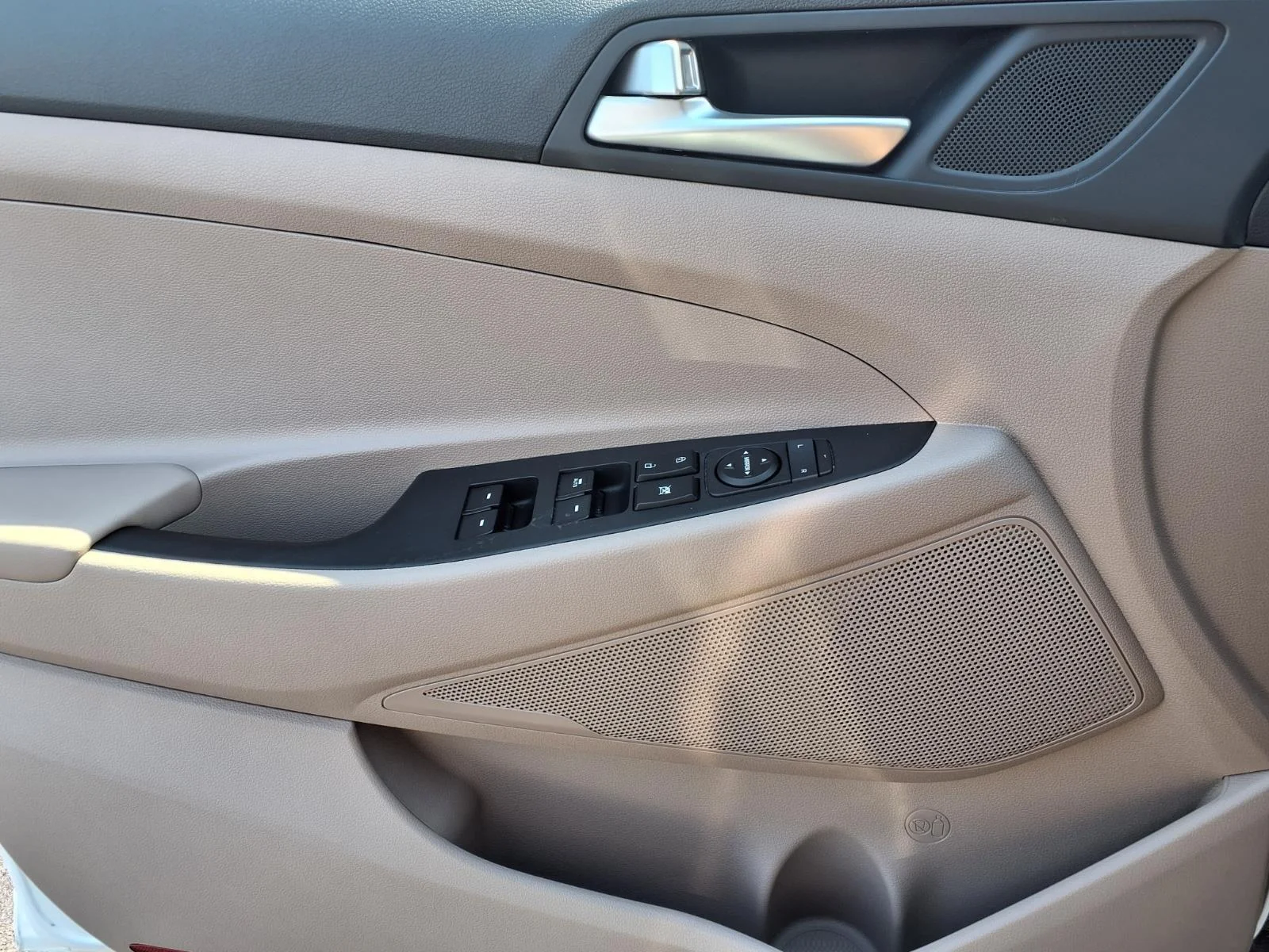 Used 2020  HYUNDAI VALUE FWD image 18