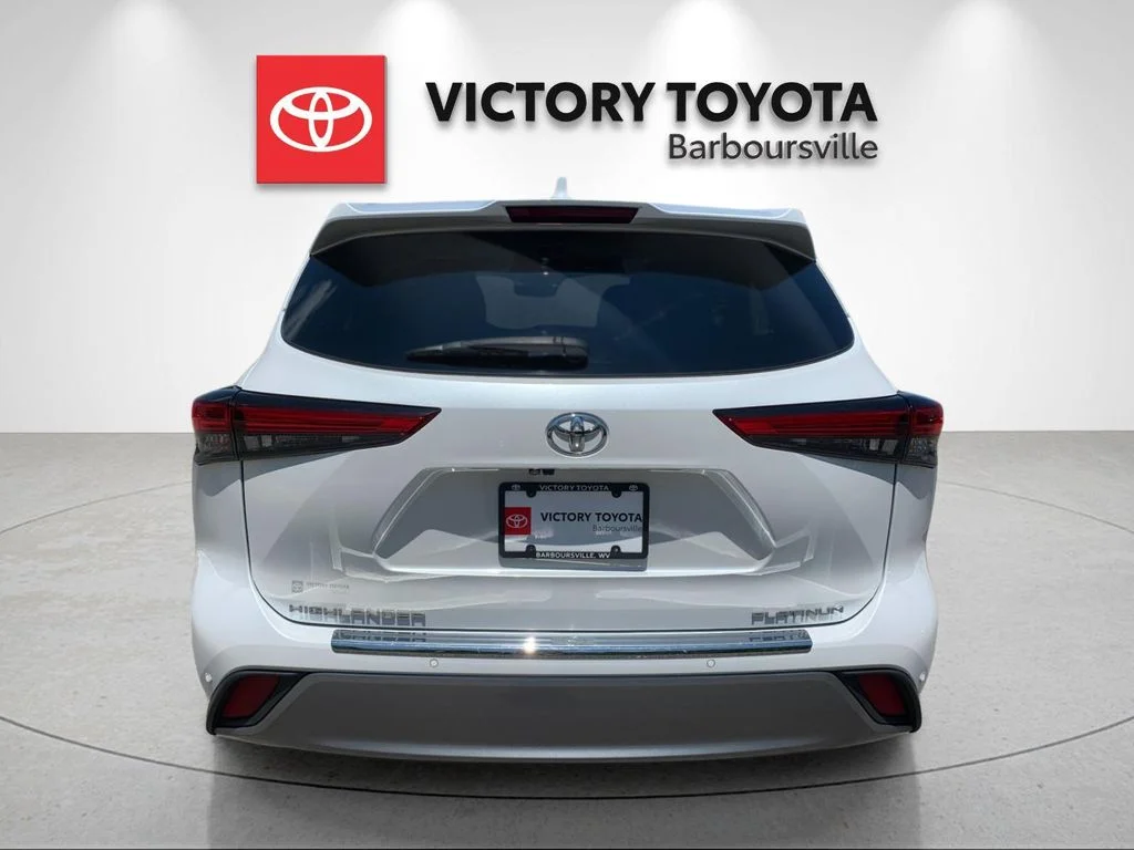 Used 2023 Beige Toyota Platinum image 4
