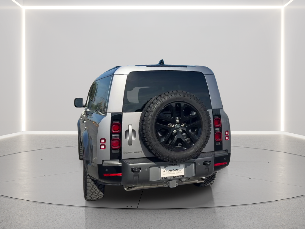 Used 2024  Land Rover Outbound image 6