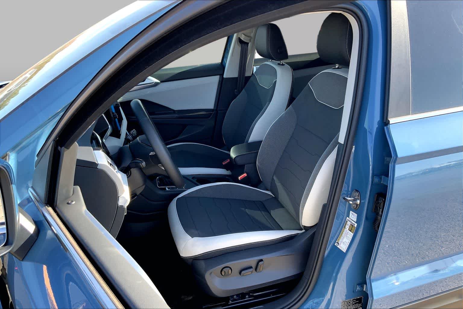 New 2026 Monterey Blue Pearl Volkswagen SE image 9