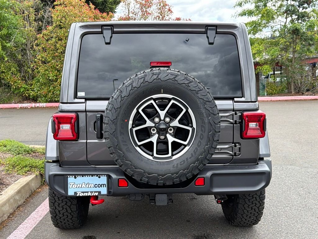 New 2026 Granite Crystal Metallic Clear-Coat Exterior Paint Jeep Rubicon image 6