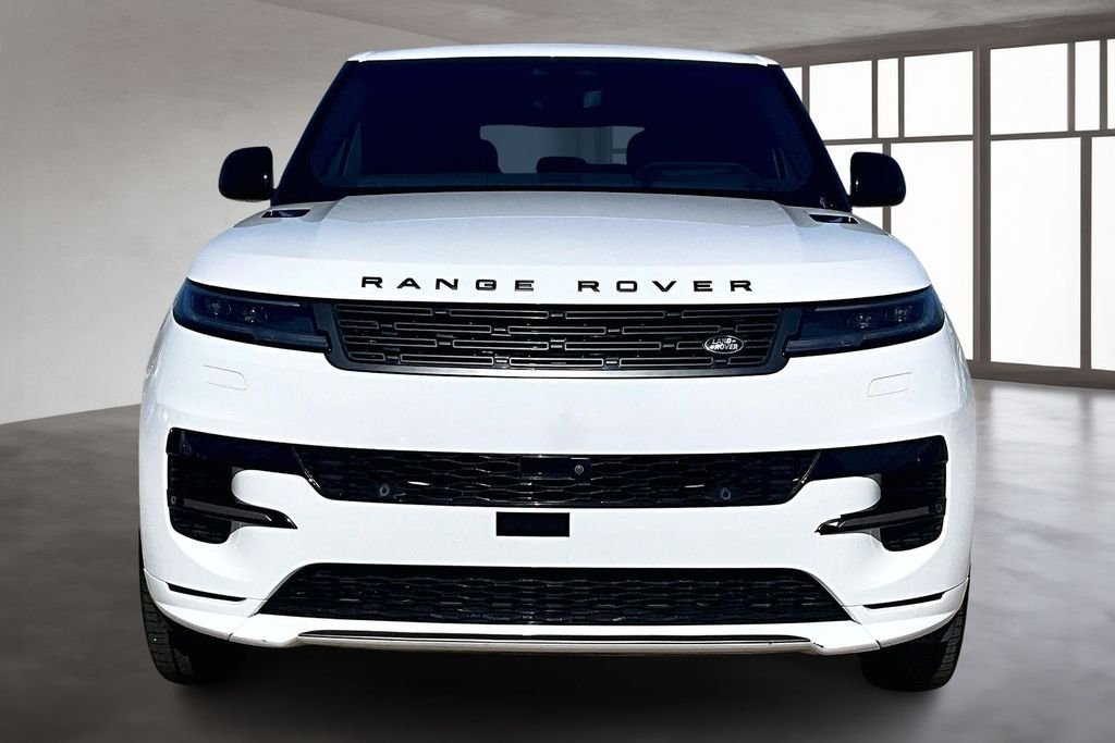 Used 2023 White Land Rover SE Dynamic image 3