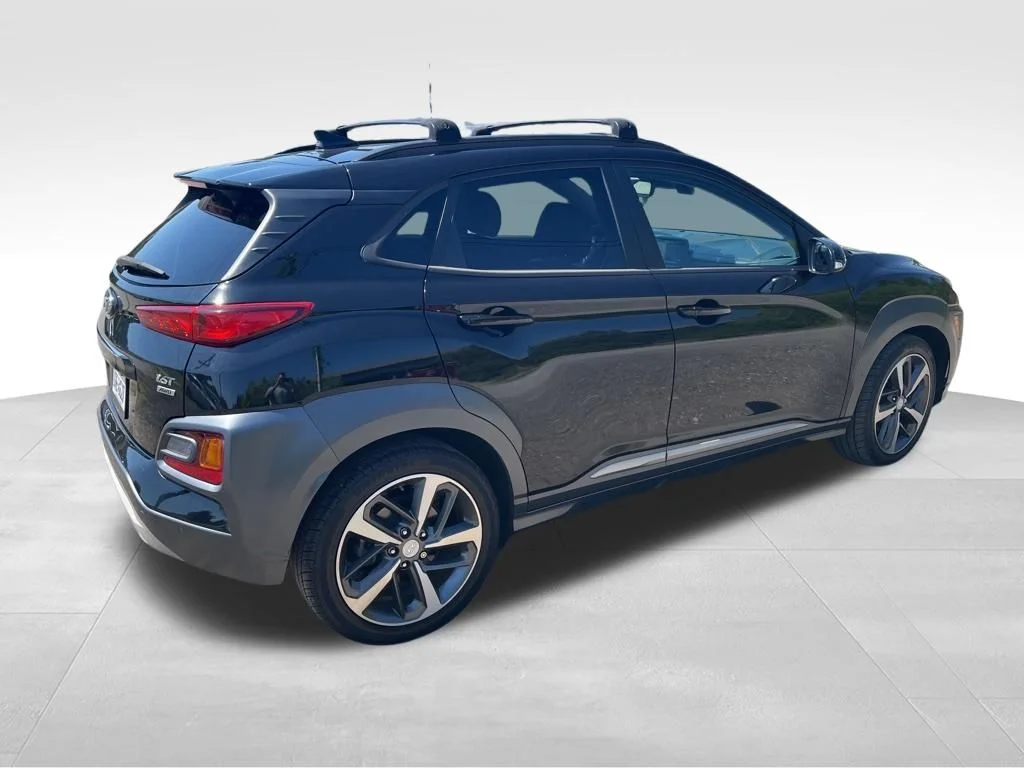 Used 2020 Black Hyundai Ultimate image 12
