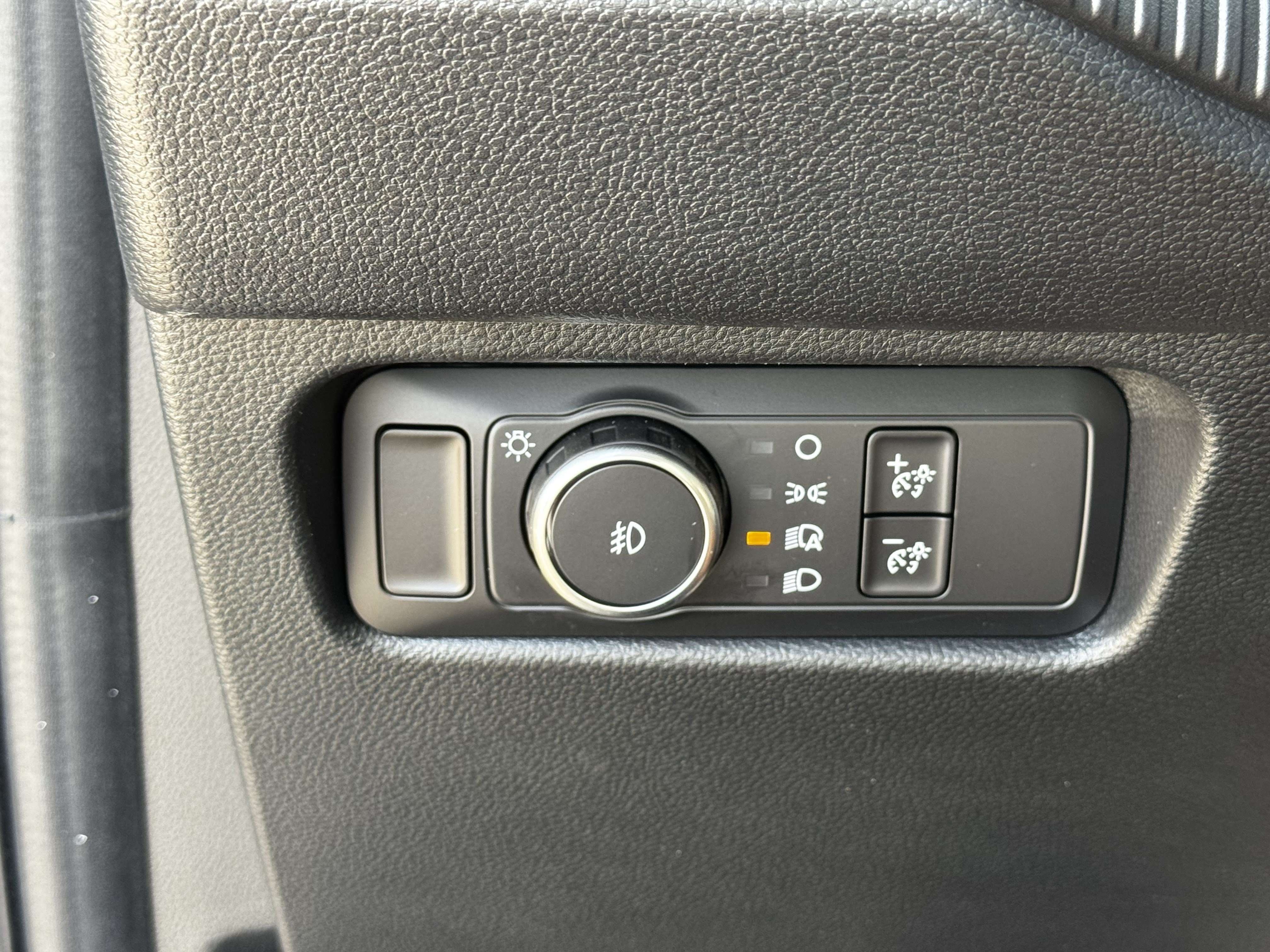 New 2026 Avalanche Ford XLT image 16
