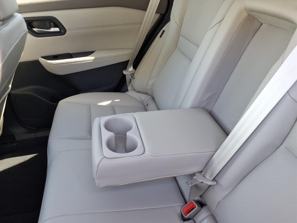 New 2026 Everest White Pearl TriCoat Nissan Dark Armor™ image 23