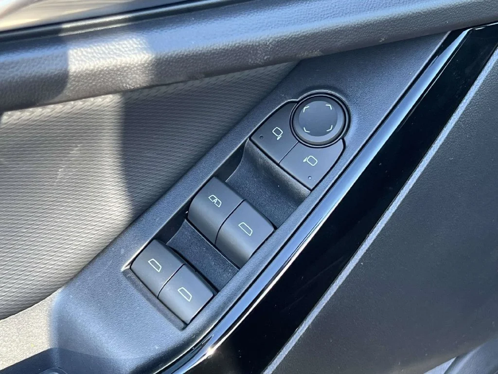 2027 Chevrolet Equinox LT - Photo 11