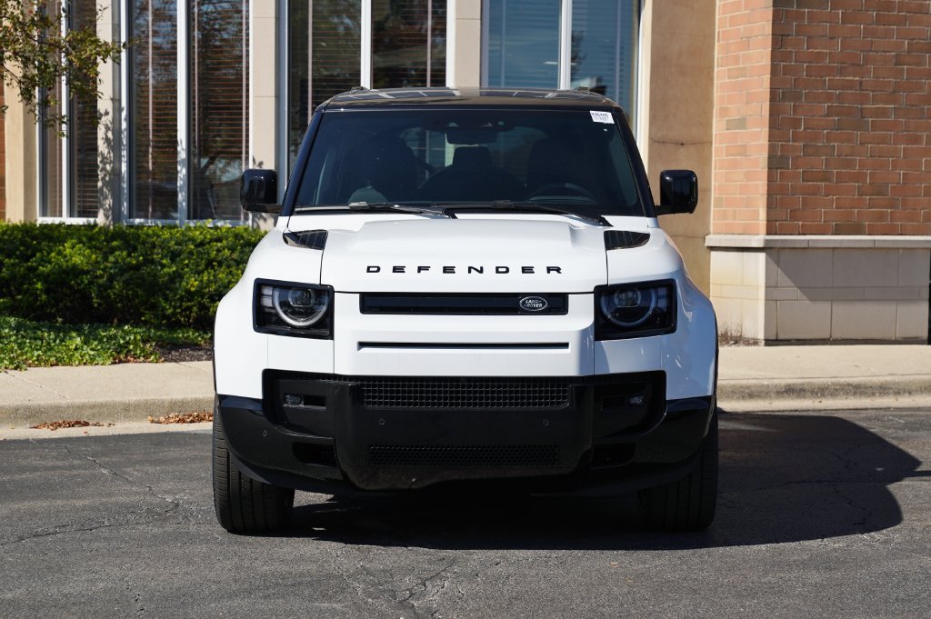 New 2026 Fuji White Land Rover X-Dynamic SE image 4
