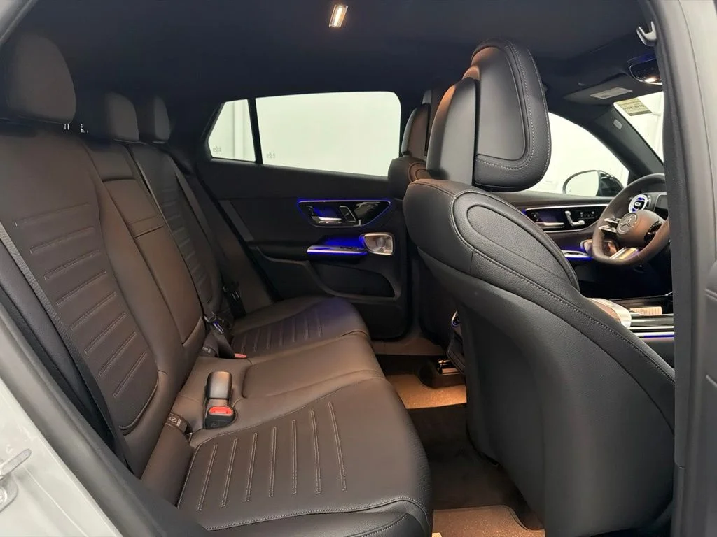 New 2027 White Mercedes-Benz GLC 300 image 27