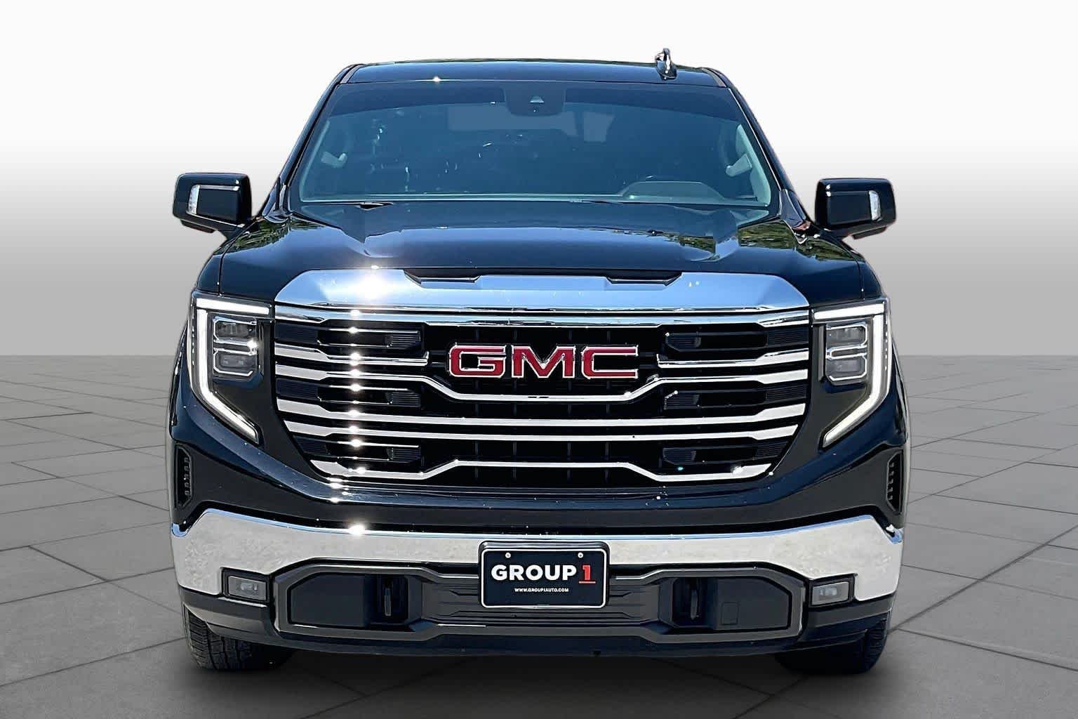 Used 2022 Onyx Black GMC SLT image 4