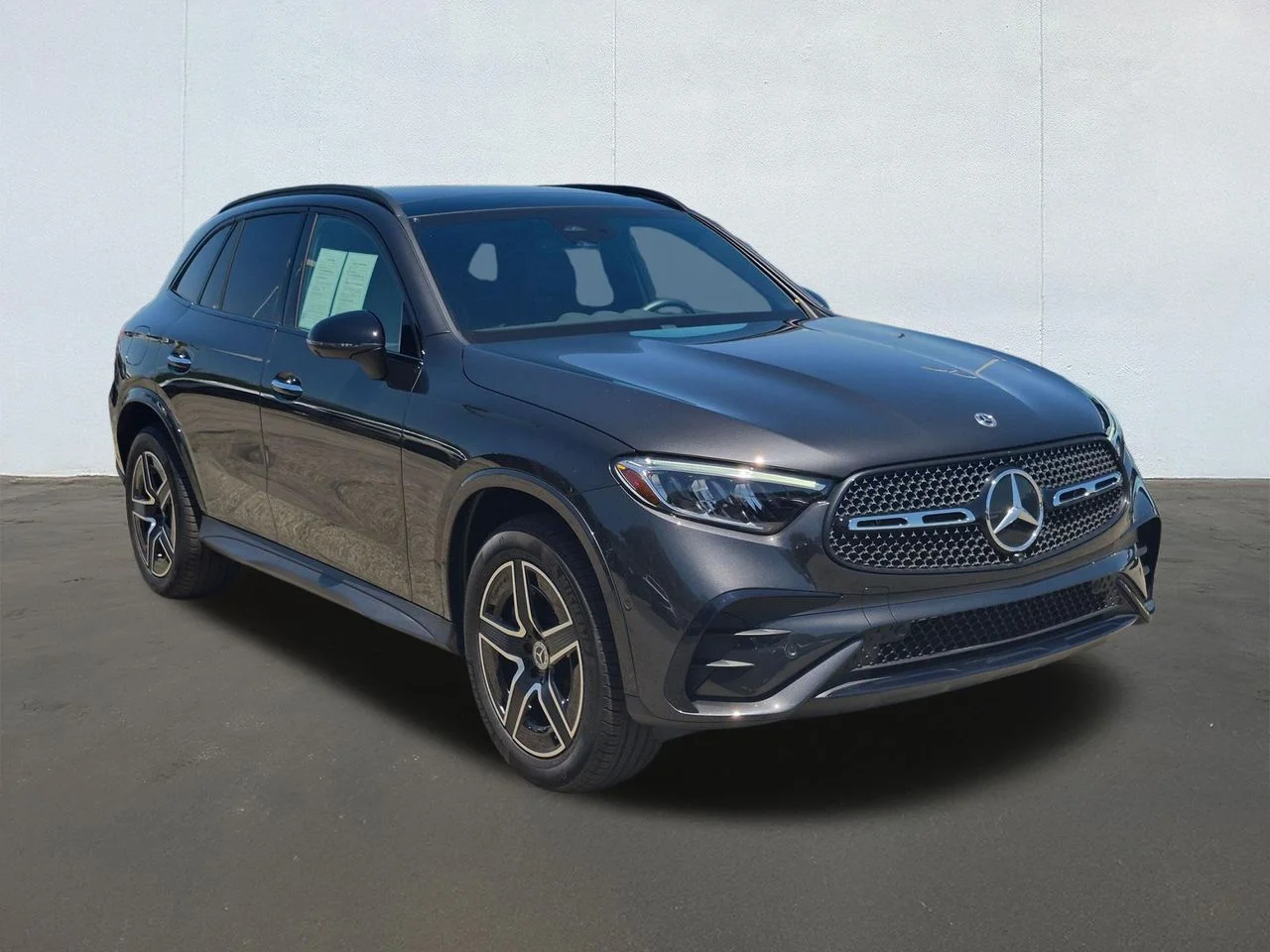 Used 2025 Graphite Grey Metallic Mercedes-Benz SUV image 3