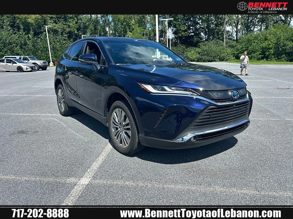 Used 2023  Toyota Limited image 1