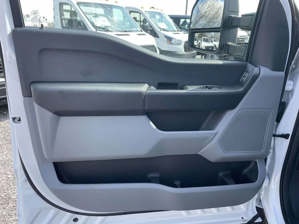 New 2026 Oxford White Ford F-450® XL image 15