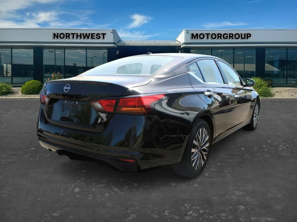 2025 Nissan Altima SV - Photo 6