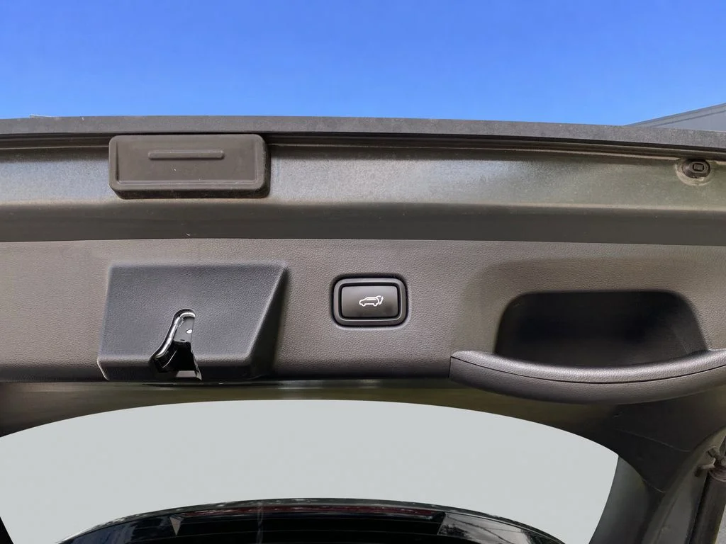 Used 2022 Amazon Gray Hyundai Limited image 33