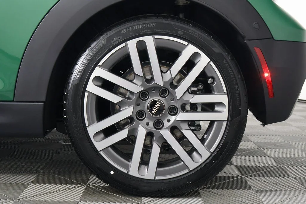 New 2026 British Racing Green MINI Signature Plus image 11