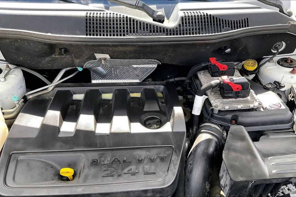 Used 2016 White Jeep Latitude image 8