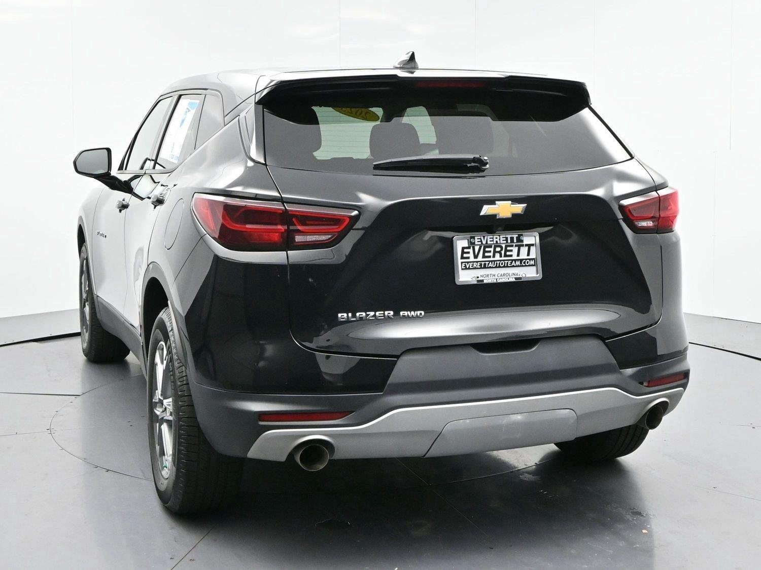 Used 2025 Black Chevrolet 2LT image 2