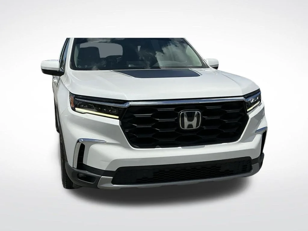 Used 2023 White Honda EX-L image 17