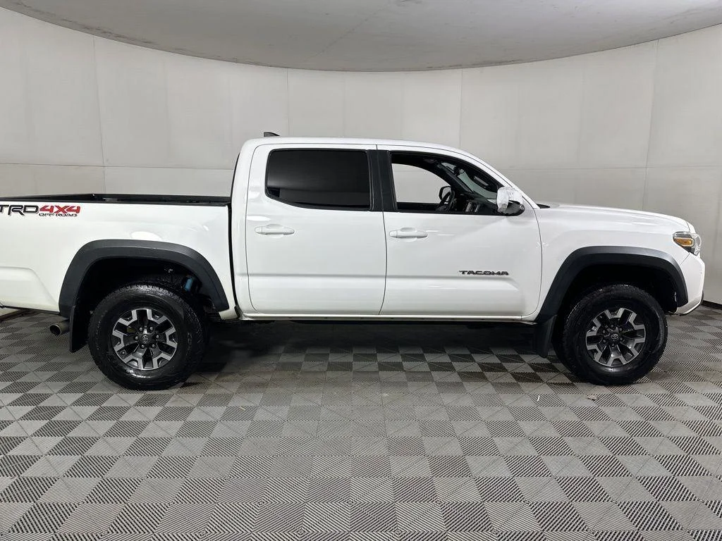 Used 2019 Super White Toyota TRD Off-Road image 9