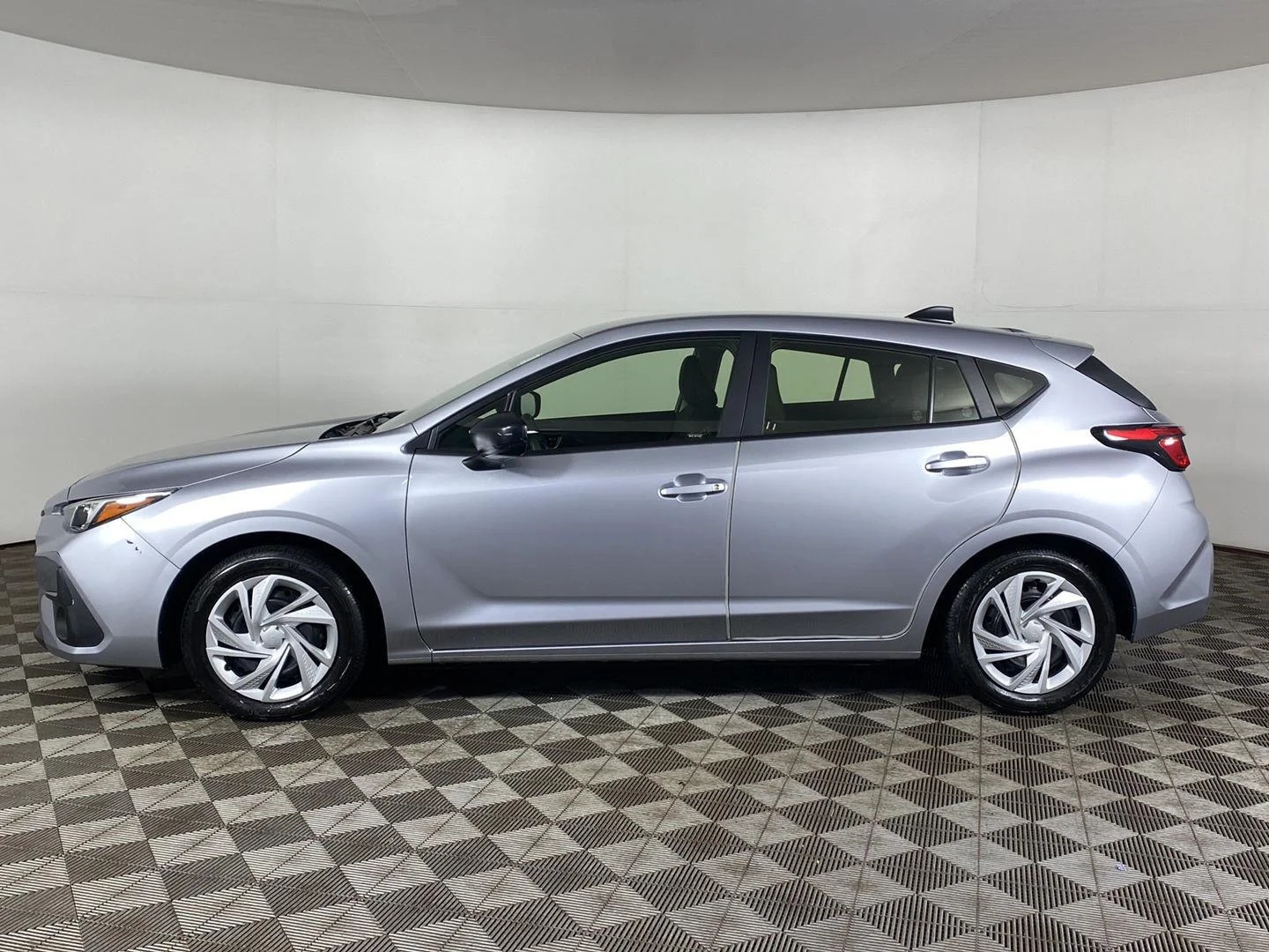 Used 2024 Ice Silver Metallic Subaru Base image 4