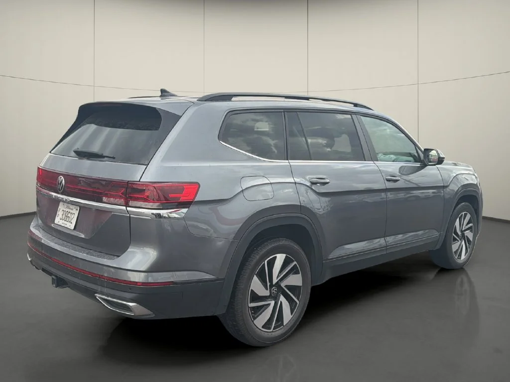 Used 2025 Gray Volkswagen 2.0T SE w/Technology image 7