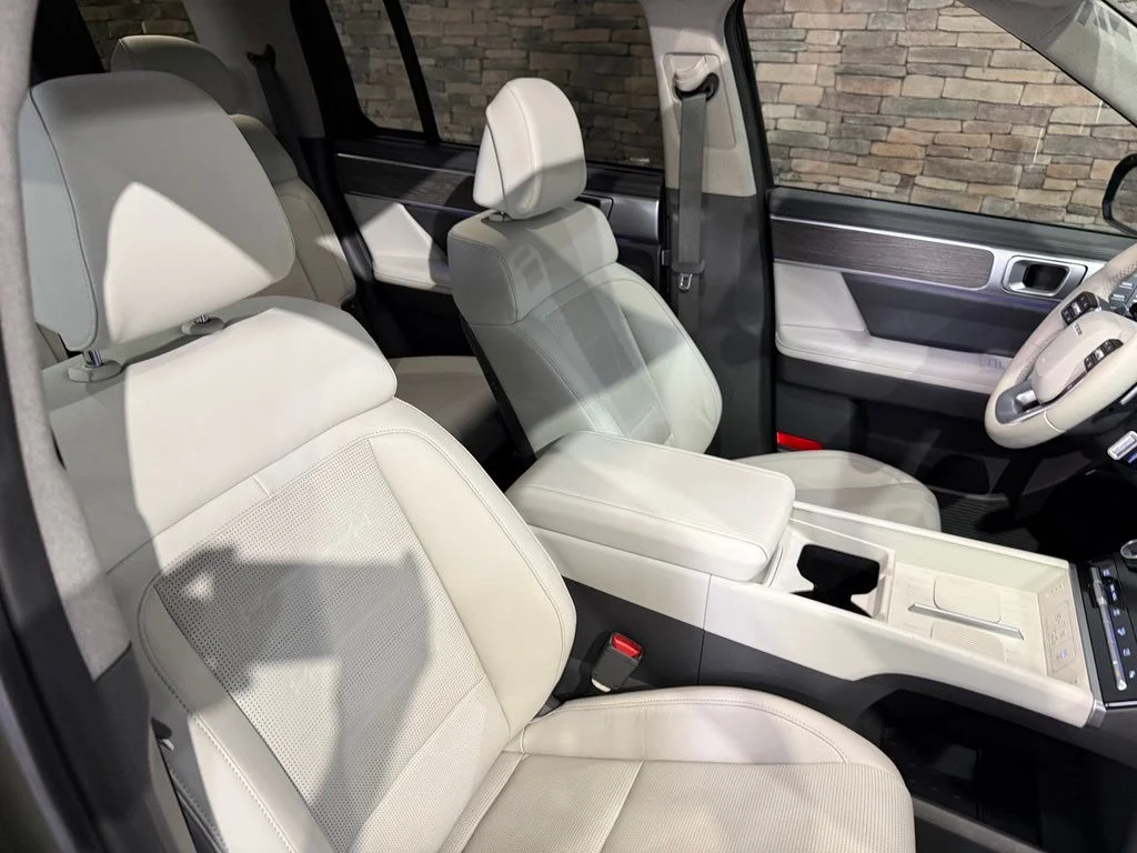 Used 2026 Green Hyundai Limited image 33