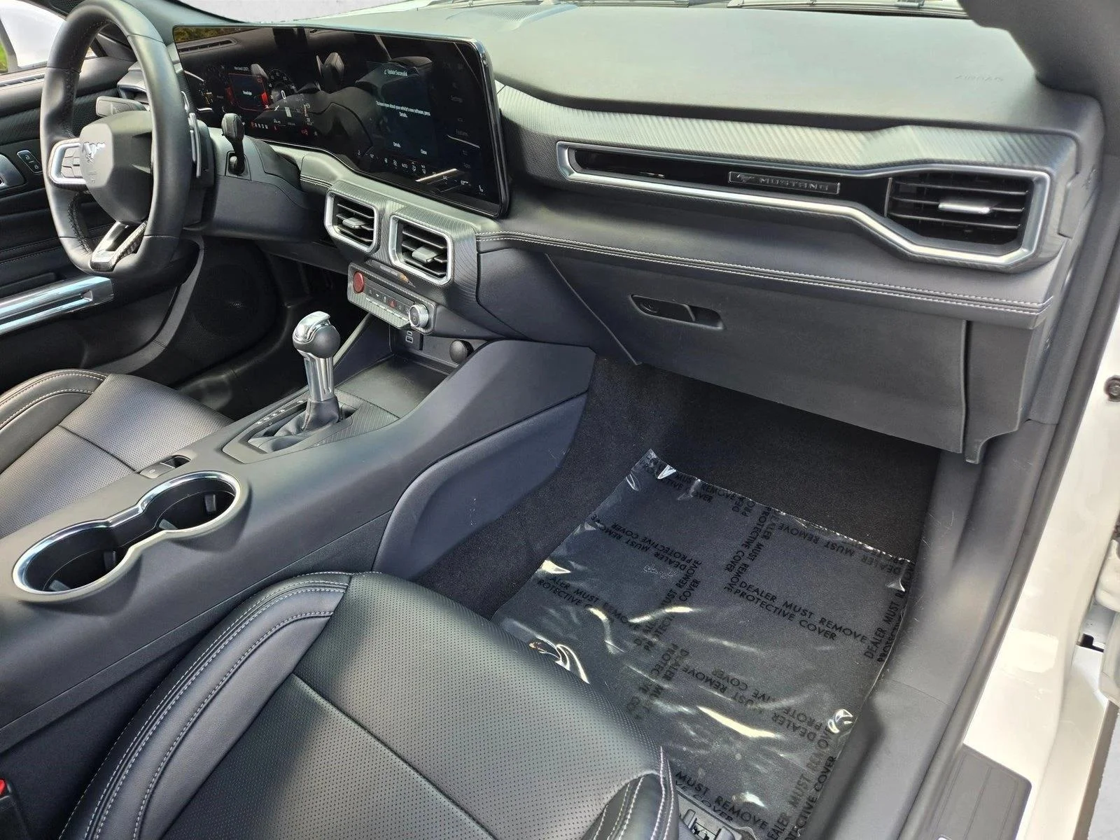 Used 2025 Oxford White Ford GT Premium image 19