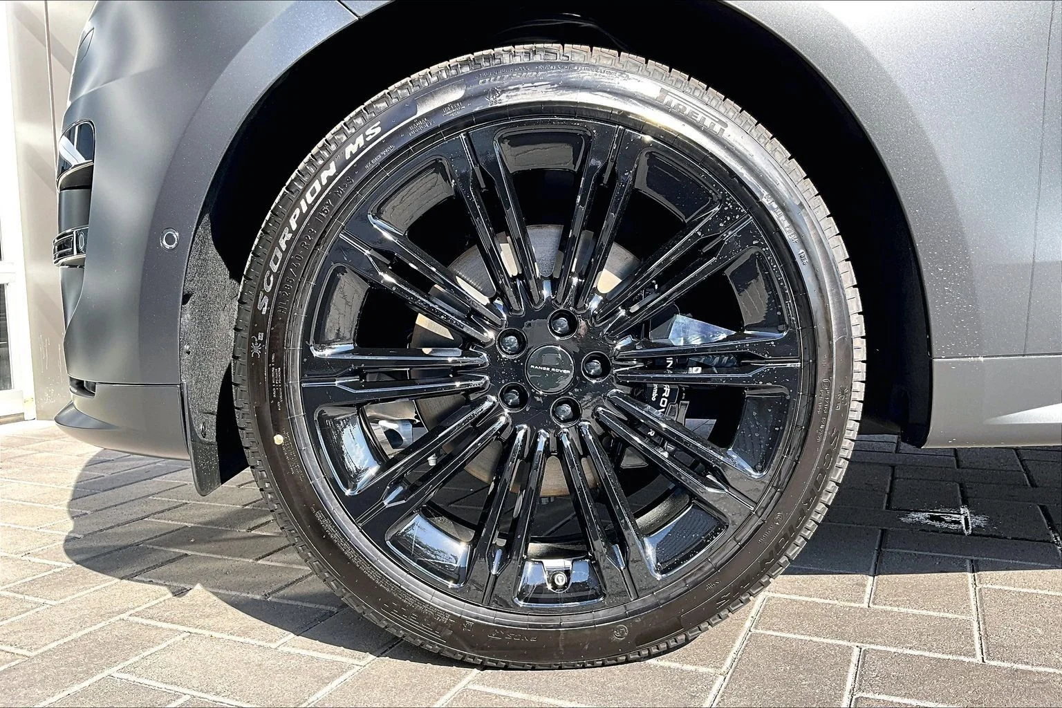New 2026 Carpathian Grey Land Rover Dynamic SE image 12