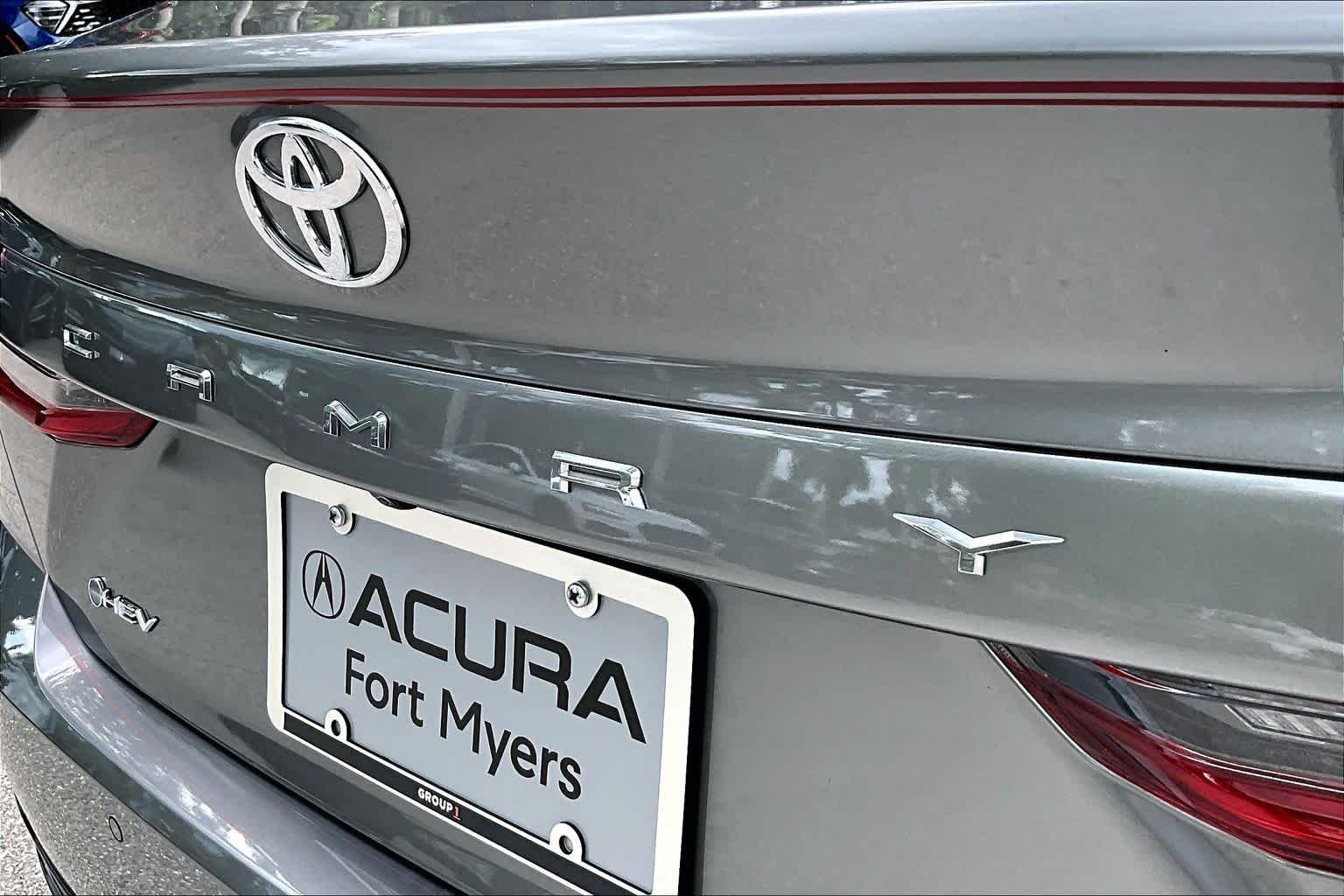 Used 2025 Heavy Metal Toyota XLE image 10