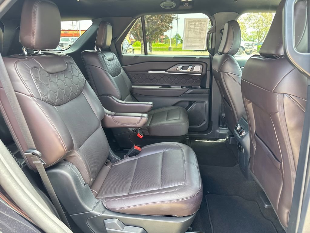 2025 Ford Explorer Platinum - Photo 38
