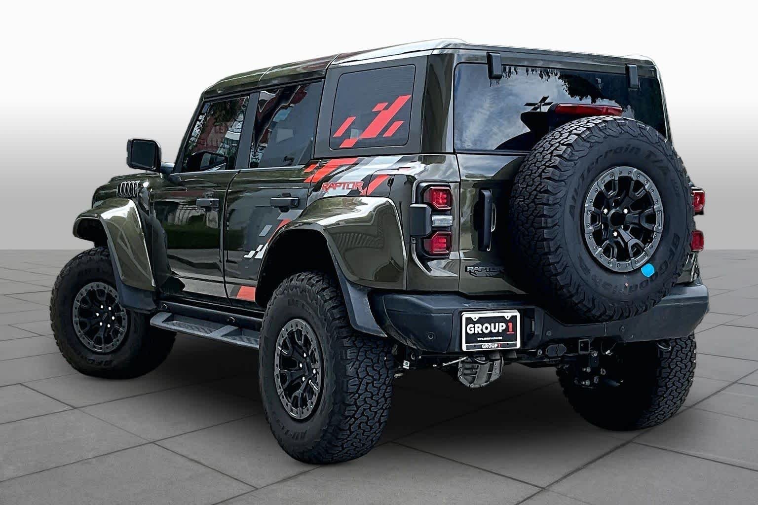Used 2025 Shelter Green Metallic Ford Raptor image 11