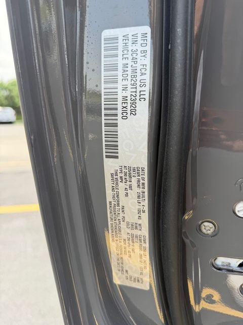 New 2026 Sting-Gray Clear-Coat Exterior Paint Jeep Laredo image 31