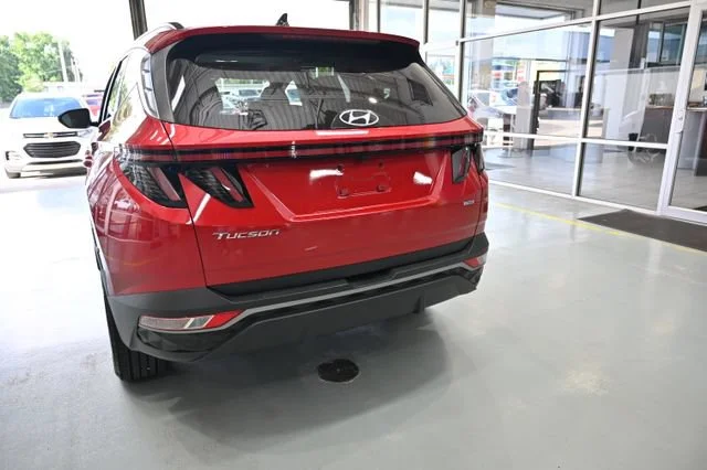 Used 2023 Red Hyundai SEL image 6