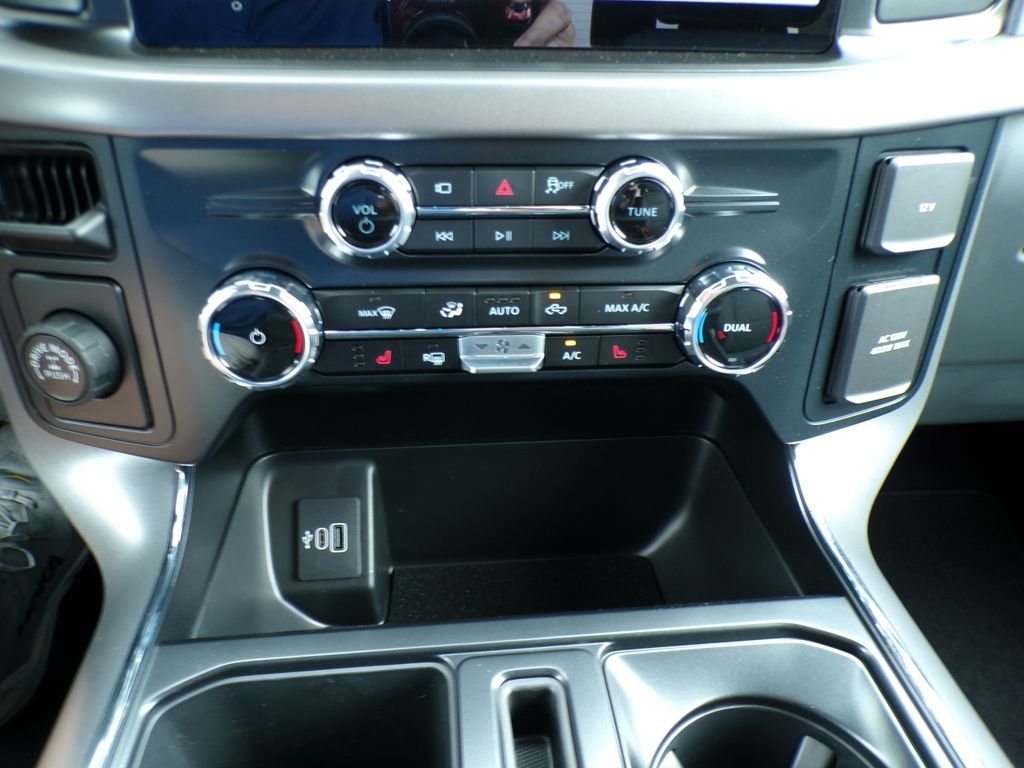 New 2026 Oxford White Ford XLT image 26