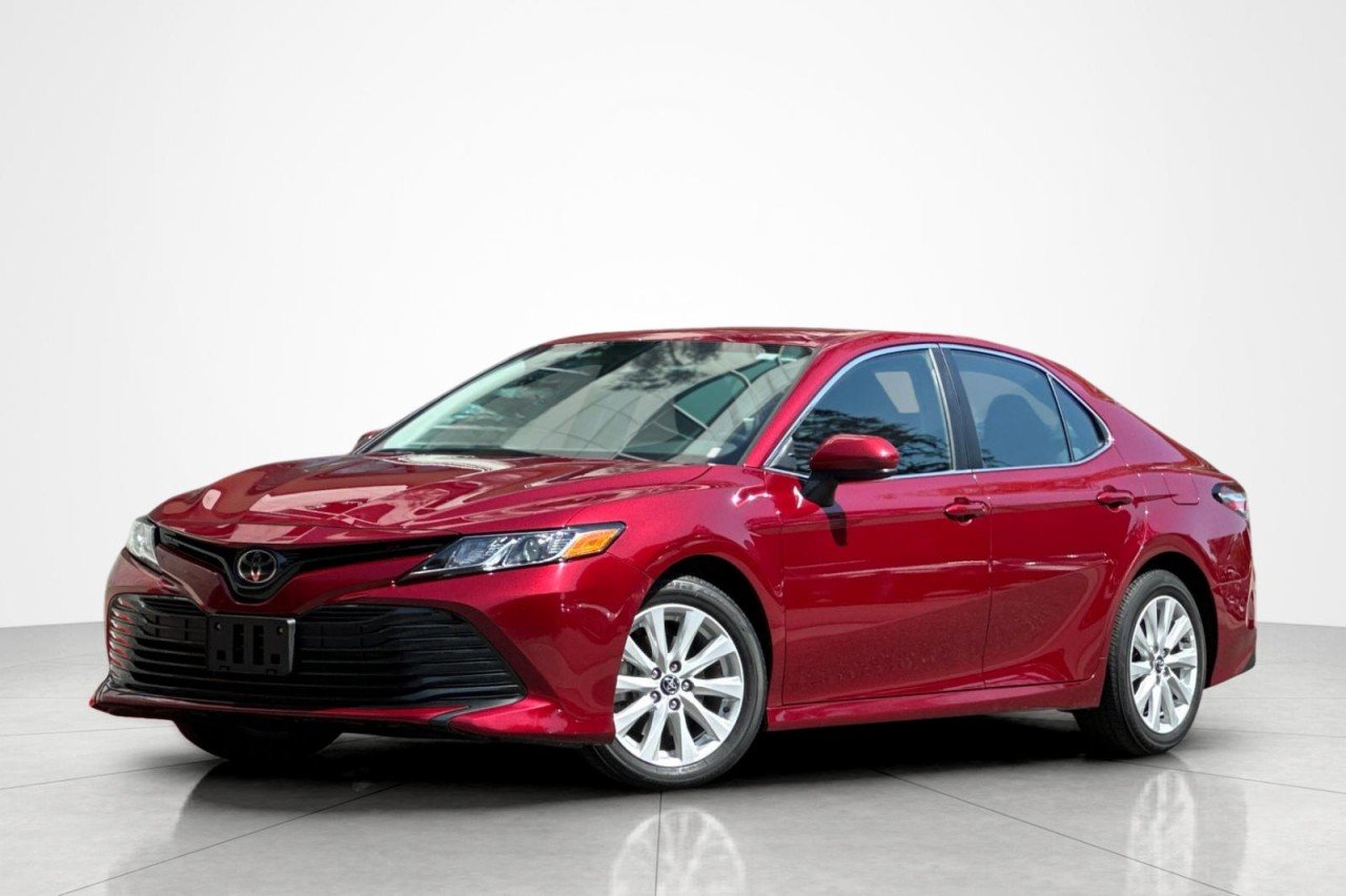 2020 Toyota Camry 2.5 Auto LE's photo