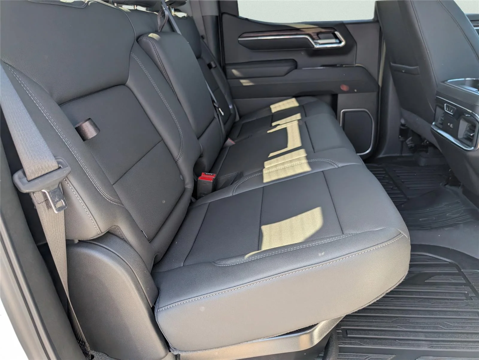 New 2026 Summit White GMC SLT image 24