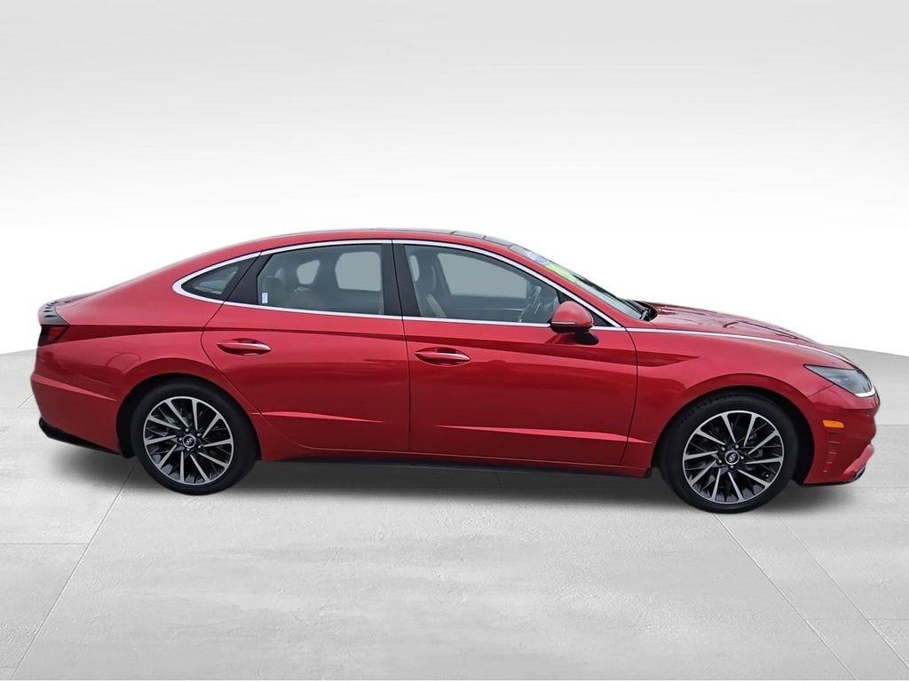 Used 2020 Red Hyundai Limited image 9
