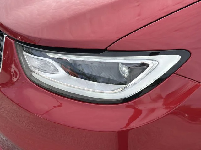 New 2026 Red Hot Pearl-Coat Exterior Paint Chrysler Select image 8