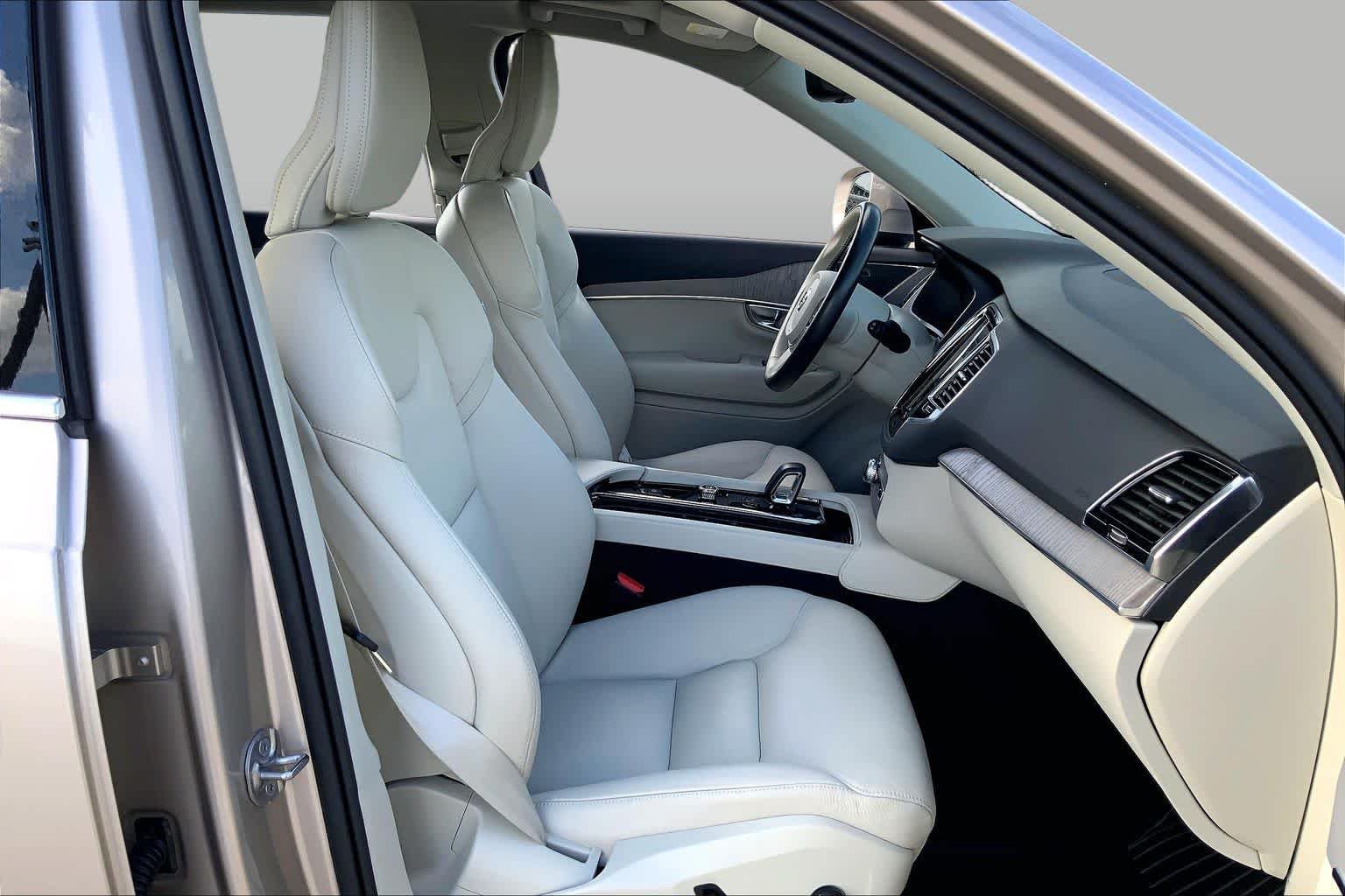 Used 2025 Bright Dusk Metallic Volvo Plus image 9
