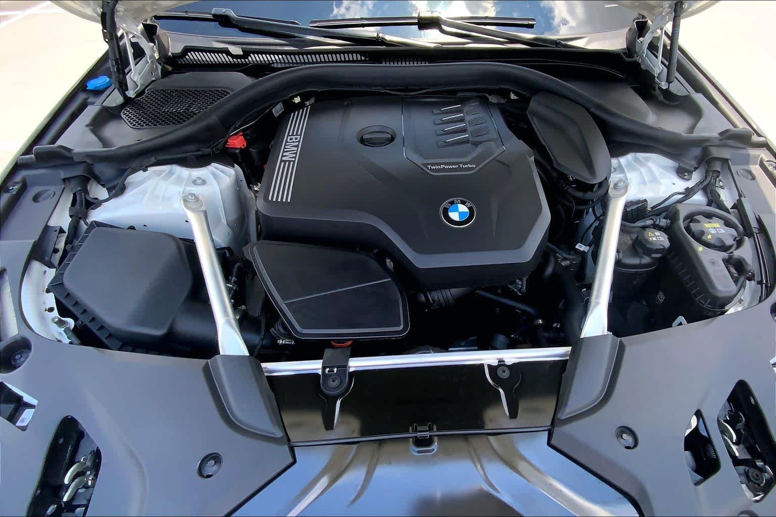Used 2023 Alpine White BMW 530i image 31