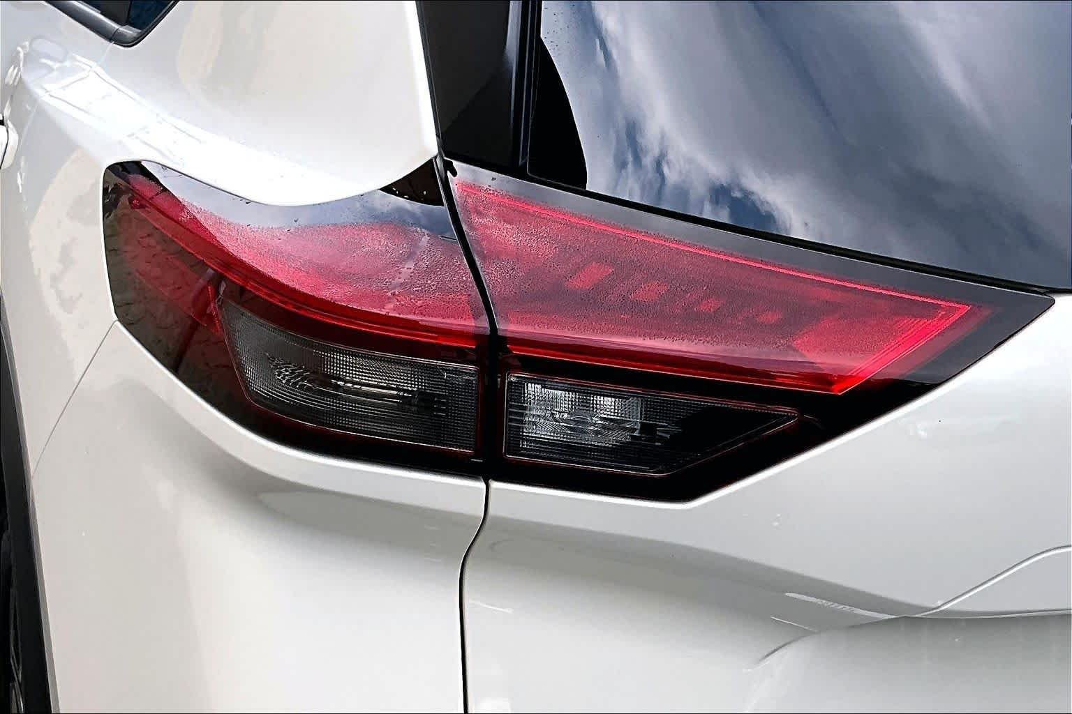 Used 2023 Pearl White Tricoat Nissan SV image 29
