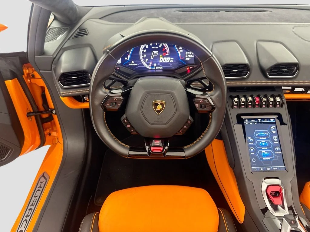 Used 2020 Arancio Borealis Pearl Lamborghini  image 23