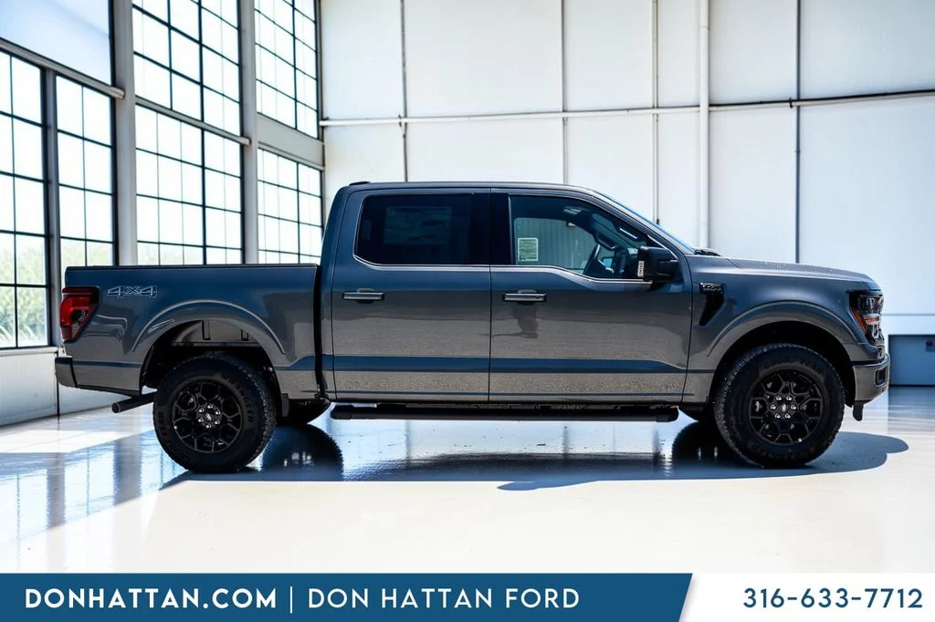 New 2026 Carbonized Gray Metallic Ford XLT image 32
