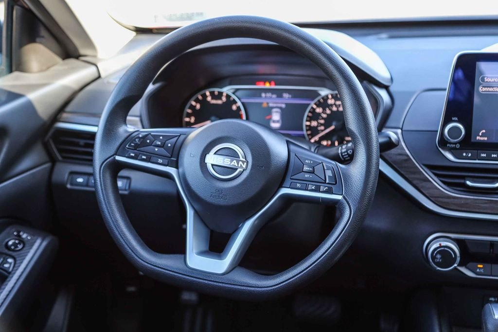 2025 Nissan Altima SV - Photo 15