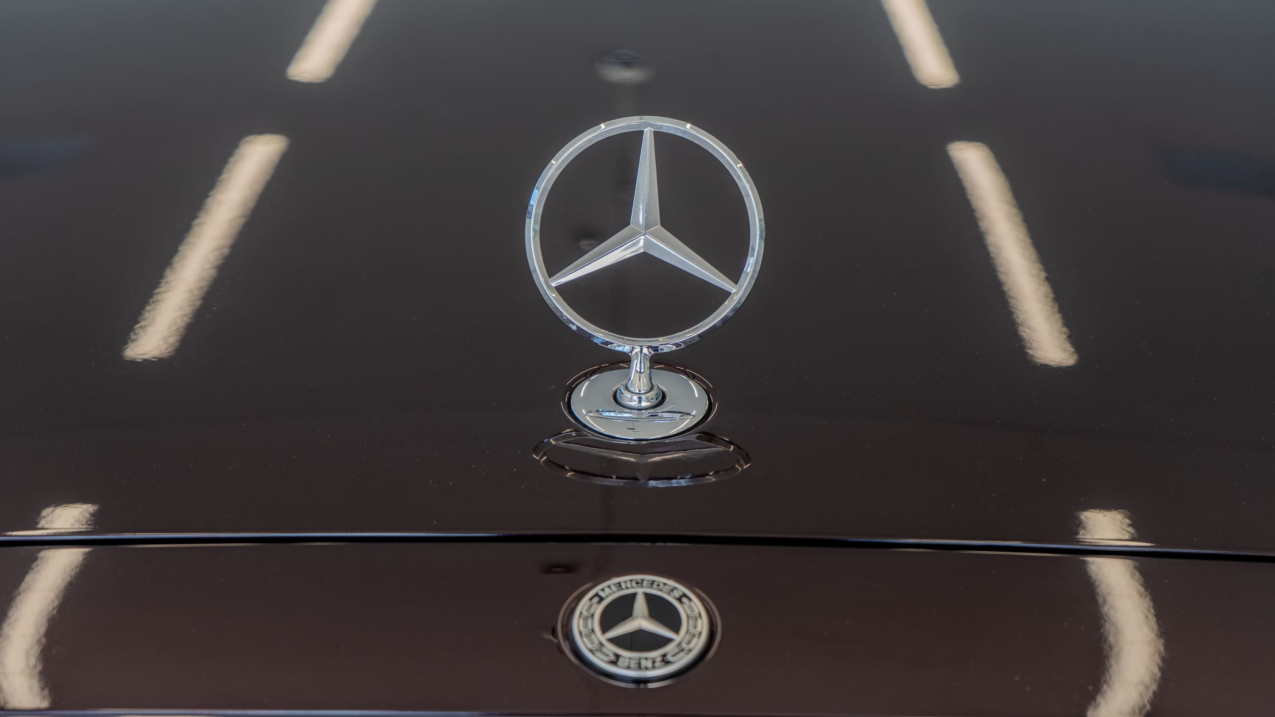 Certified Used 2023 Rubellite Red Metallic Mercedes-Benz S 500 image 5