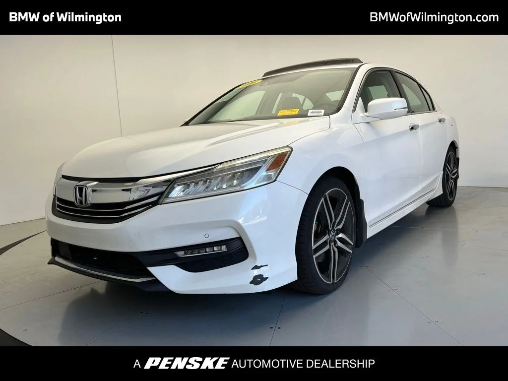 2016 Honda Accord Touring Auto's photo