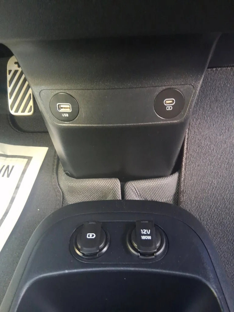Used 2023 White Kia GT-Line image 23