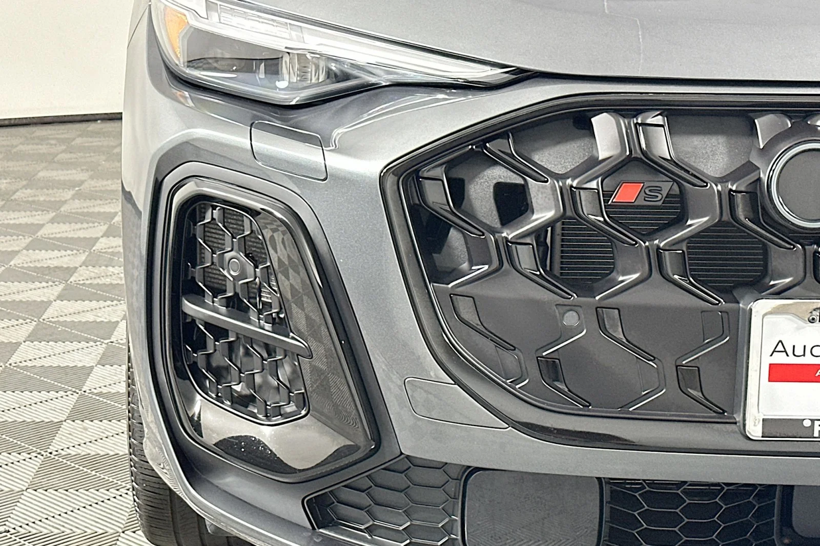 Used 2025 Daytona Gray Pearl Effect Audi Premium Plus image 16