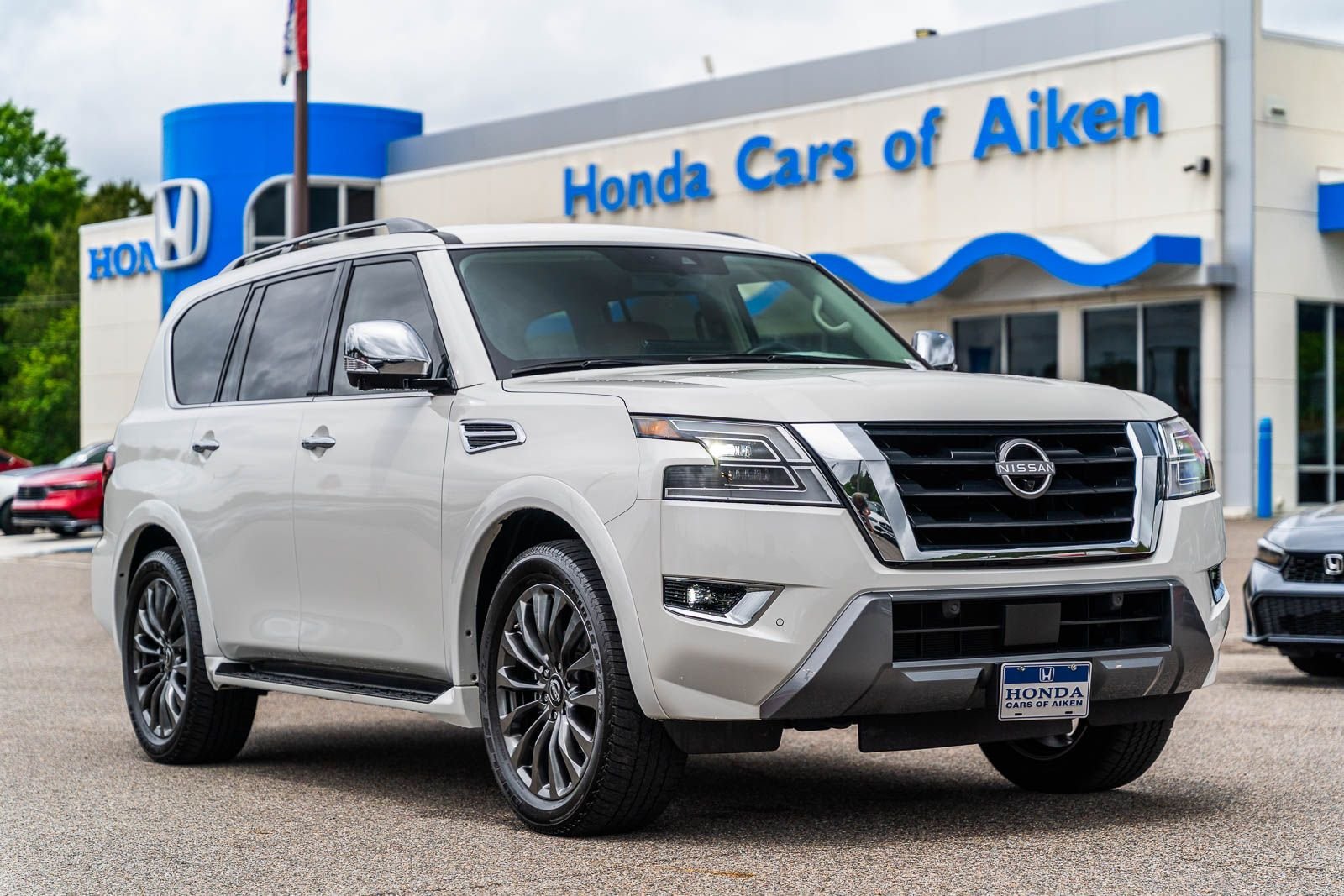 2023 Nissan Armada Platinum 4X2's photo