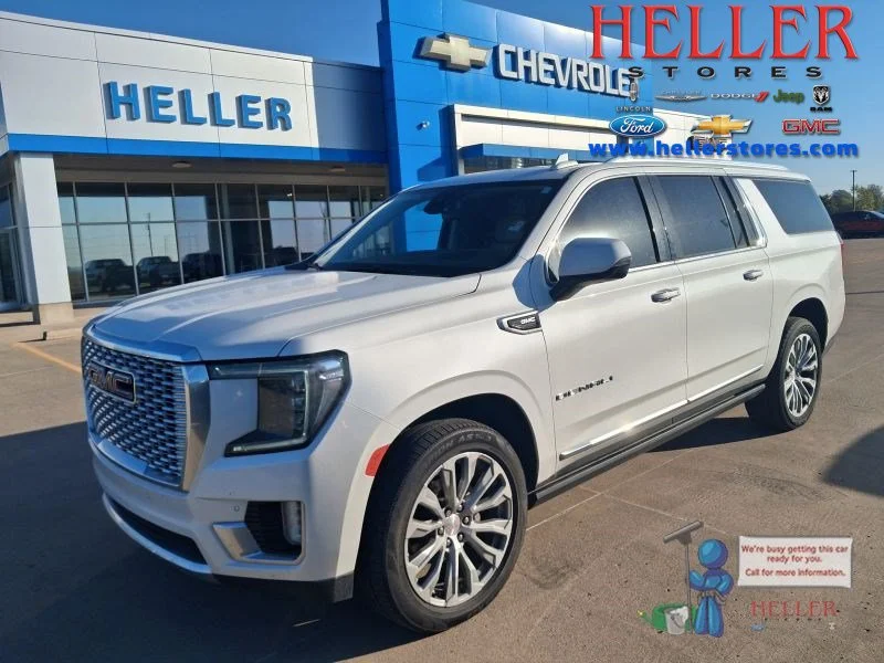 Used 2021 WHITE FROST TRICOAT GMC Denali image 1